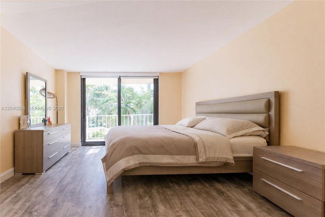 В аренду: $3,000 (2 спален, 2 ванн, 1240 Квадратных фут)