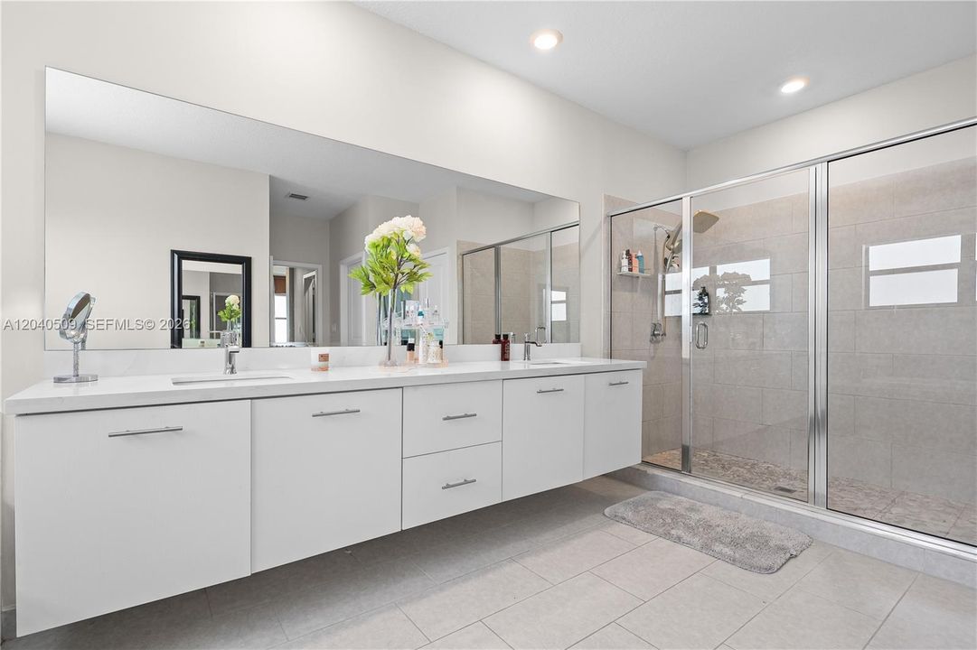 For Sale: $1,490,000 (5 beds, 4 baths, 3381 Square Feet)