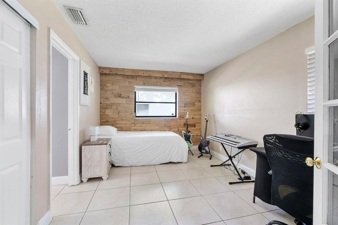 4149 Palm Forest Dr S_022