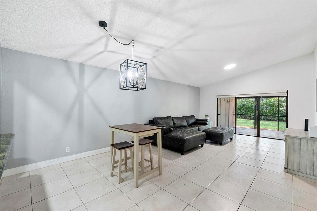 4149 Palm Forest Dr S_007