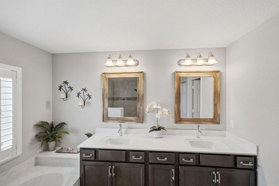 33-web-or-mls-186-ne-dominican-ter