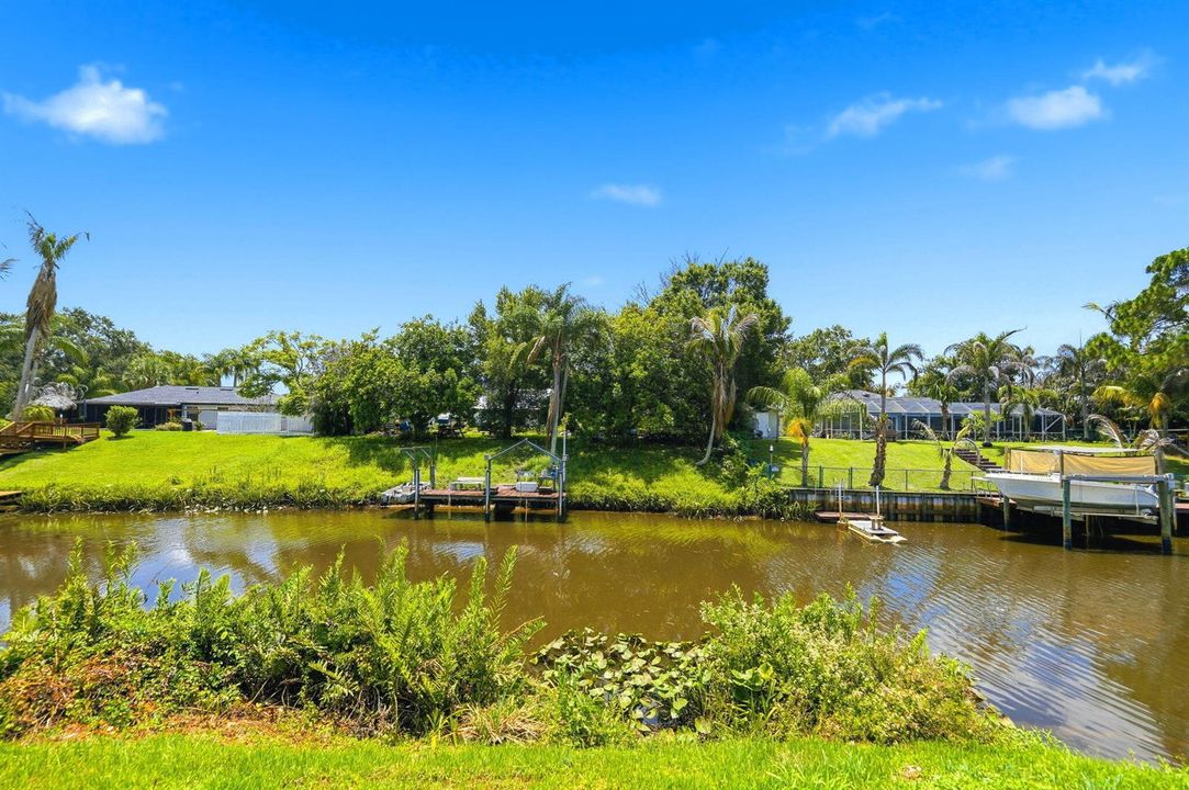 52-web-or-mls-186-ne-dominican-ter