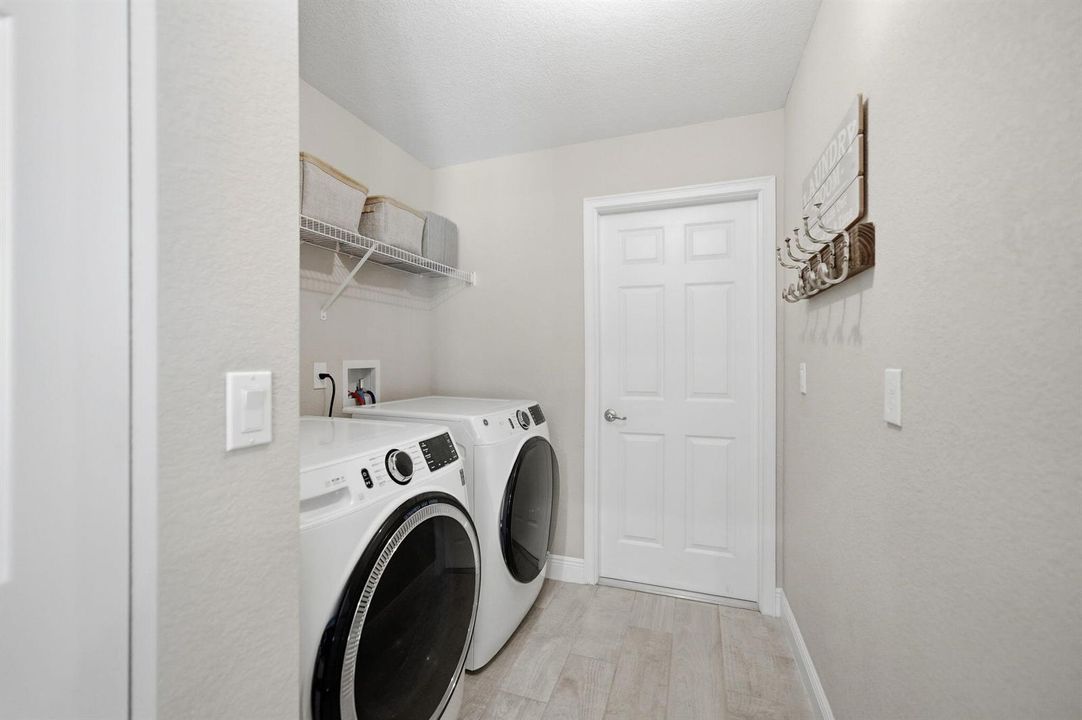30-web-or-mls-186-ne-dominican-ter