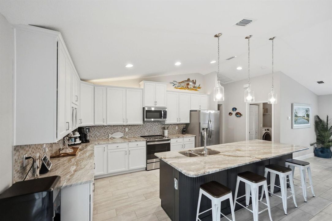 18-web-or-mls-186-ne-dominican-ter