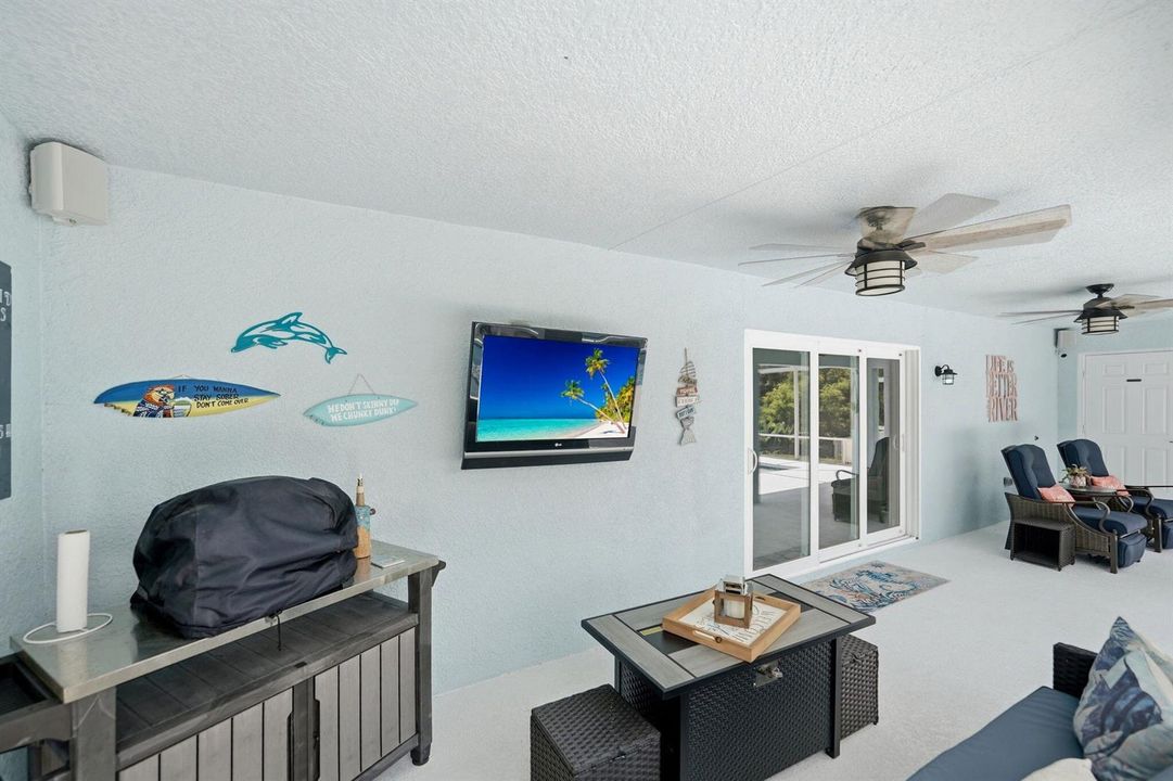 42-web-or-mls-186-ne-dominican-ter