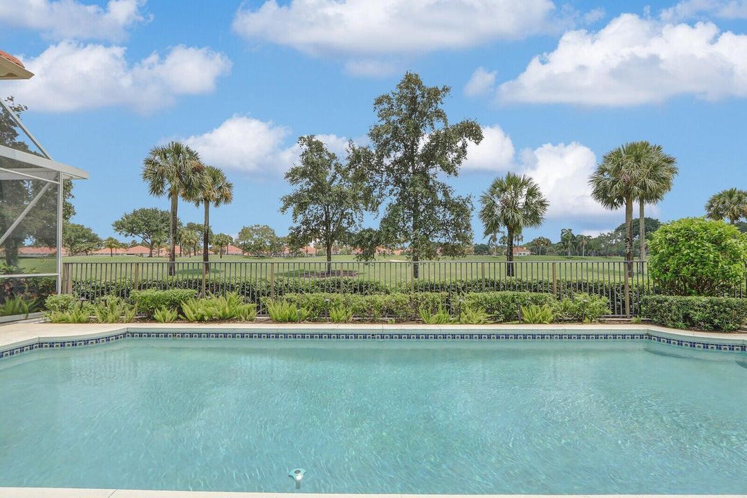 10802 Egret Pointe Lane