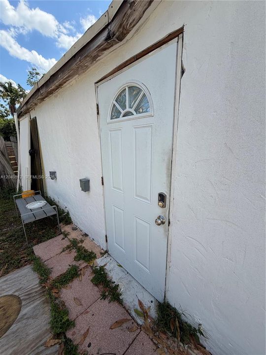 En Venta: $375,000 (3 camas, 3 baños, 725 Pies cuadrados)