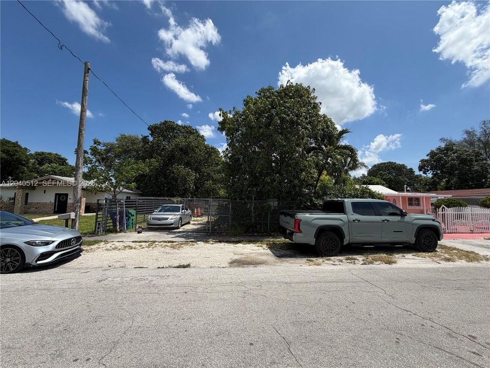 En Venta: $375,000 (3 camas, 3 baños, 725 Pies cuadrados)