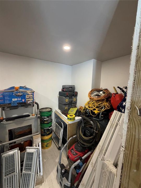 En Venta: $375,000 (3 camas, 3 baños, 725 Pies cuadrados)