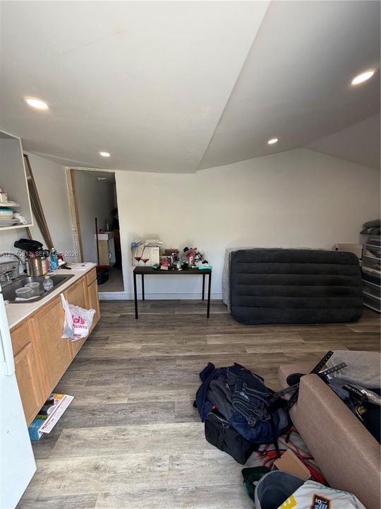 En Venta: $375,000 (3 camas, 3 baños, 725 Pies cuadrados)