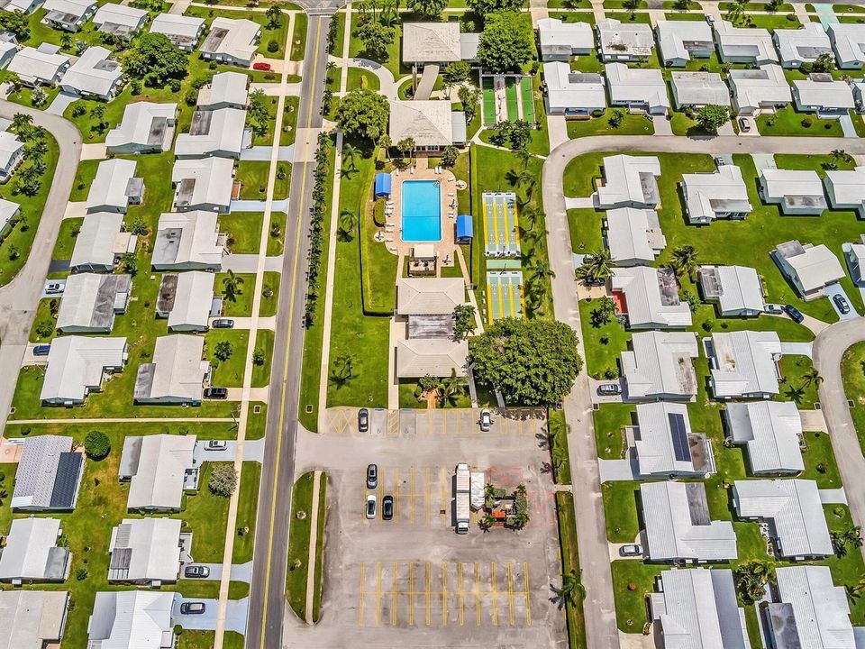 Clubhouse & Pool