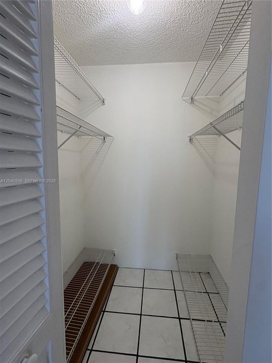For Rent: $1,700 (1 beds, 1 baths, 780 Square Feet)