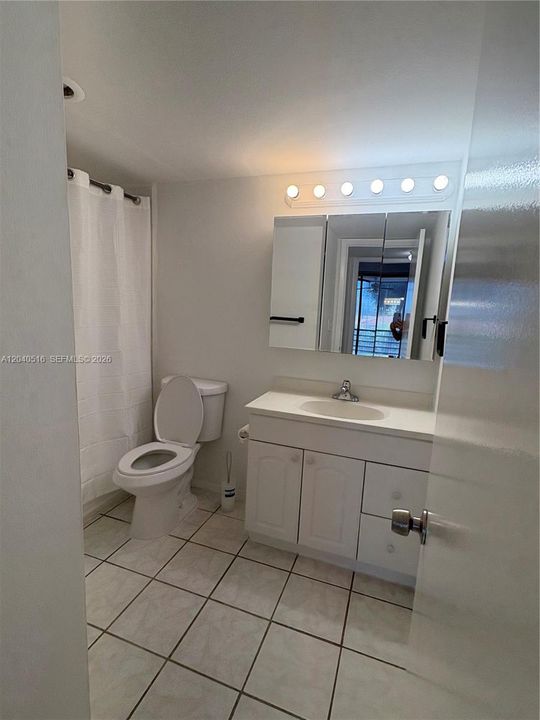 For Rent: $1,700 (1 beds, 1 baths, 780 Square Feet)