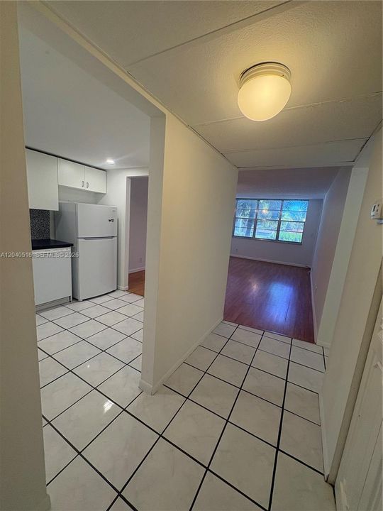 For Rent: $1,700 (1 beds, 1 baths, 780 Square Feet)