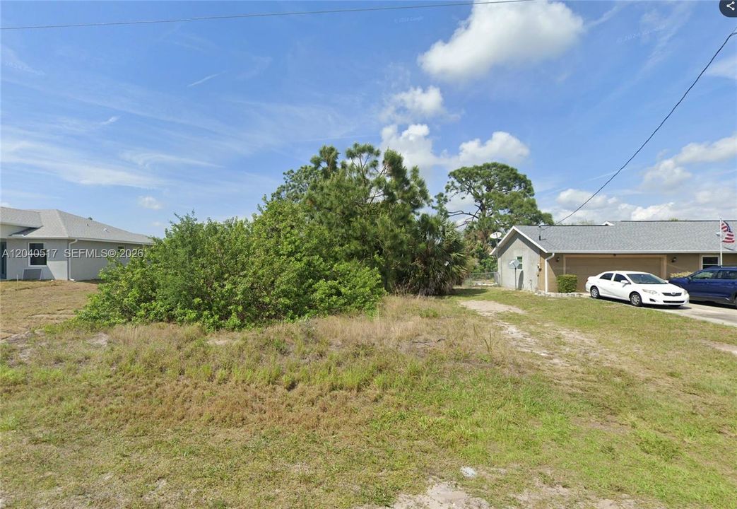 待售: $30,000 (0.22 acres)