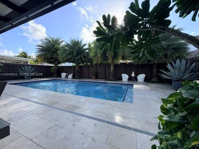 For Sale: $699,000 (5 beds, 3 baths, 2501 Square Feet)