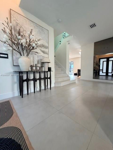 For Sale: $699,000 (5 beds, 3 baths, 2501 Square Feet)