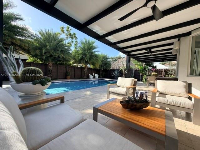 For Sale: $699,000 (5 beds, 3 baths, 2501 Square Feet)