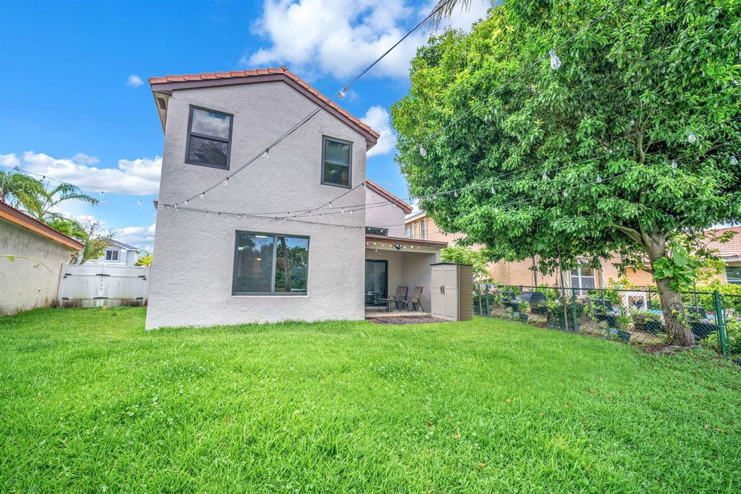Spacious Back Yard and Patio