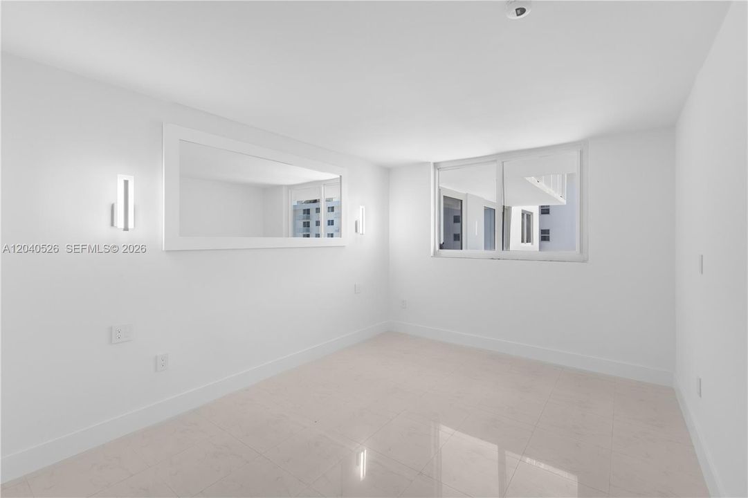 For Sale: $549,000 (1 beds, 1 baths, 654 Square Feet)