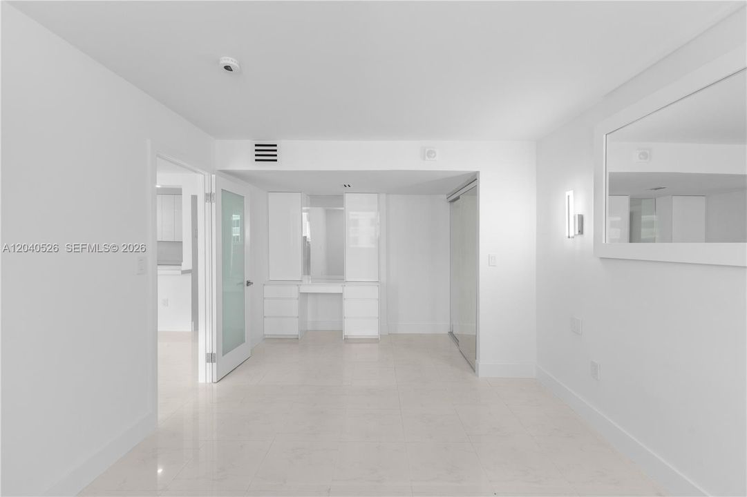 For Sale: $549,000 (1 beds, 1 baths, 654 Square Feet)