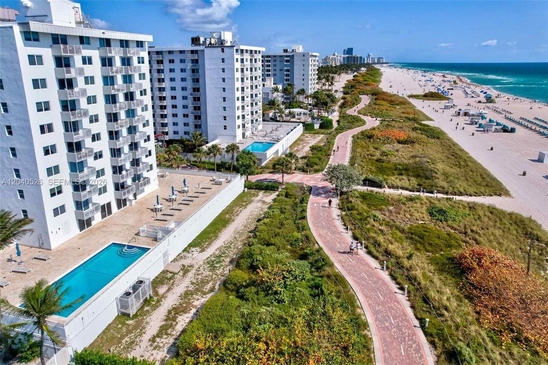 For Sale: $549,000 (1 beds, 1 baths, 654 Square Feet)