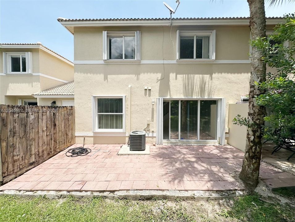 For Rent: $3,350 (3 beds, 2 baths, 1368 Square Feet)