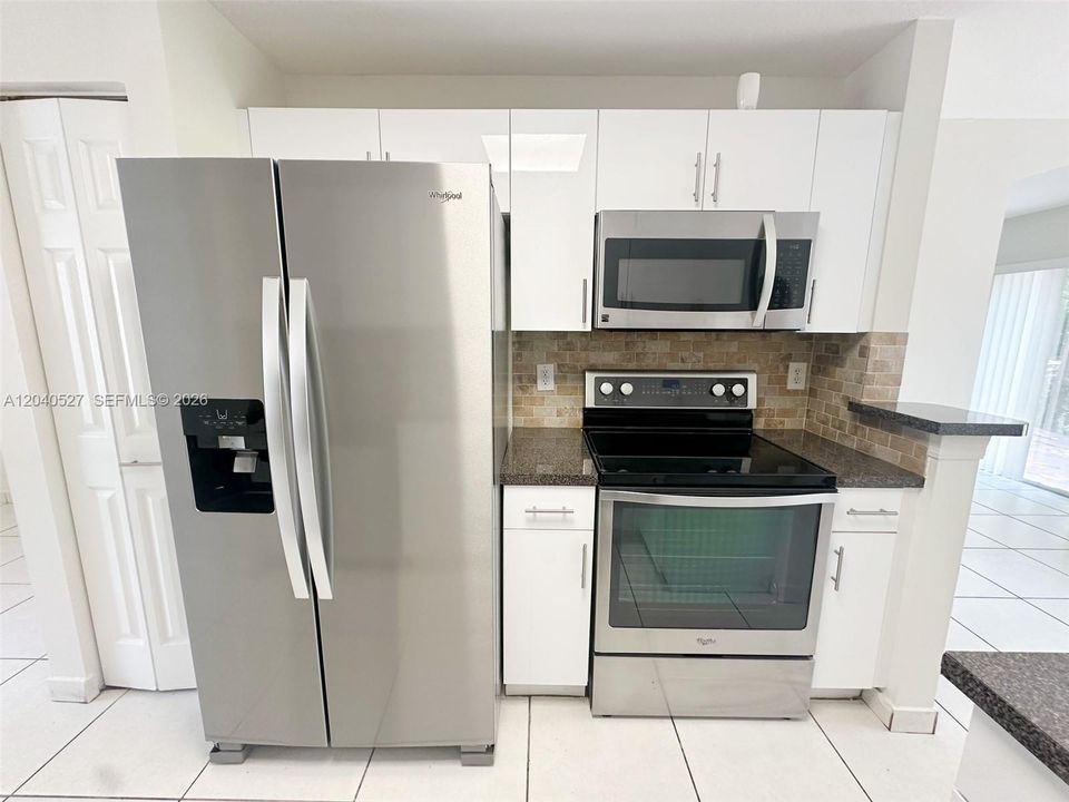 For Rent: $3,350 (3 beds, 2 baths, 1368 Square Feet)