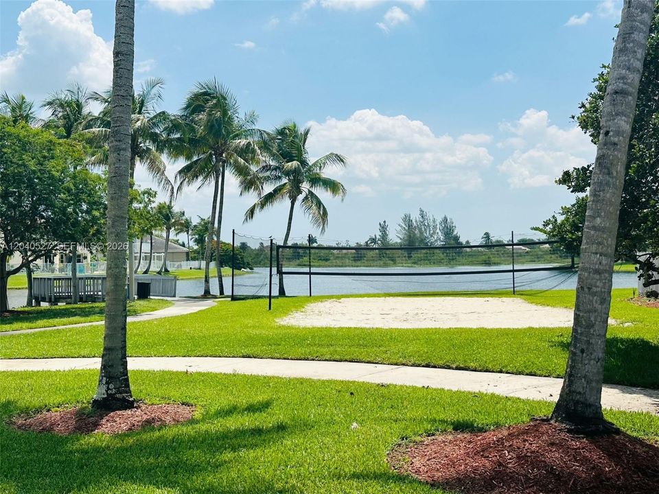For Rent: $3,350 (3 beds, 2 baths, 1368 Square Feet)