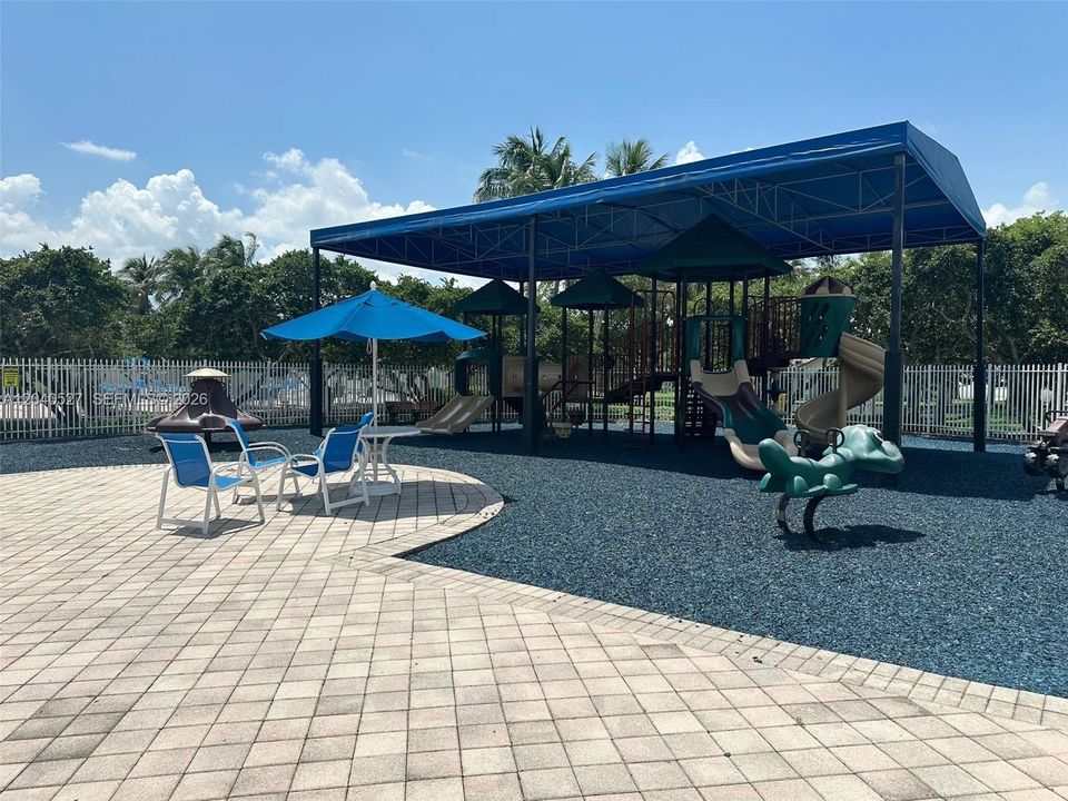 For Rent: $3,350 (3 beds, 2 baths, 1368 Square Feet)