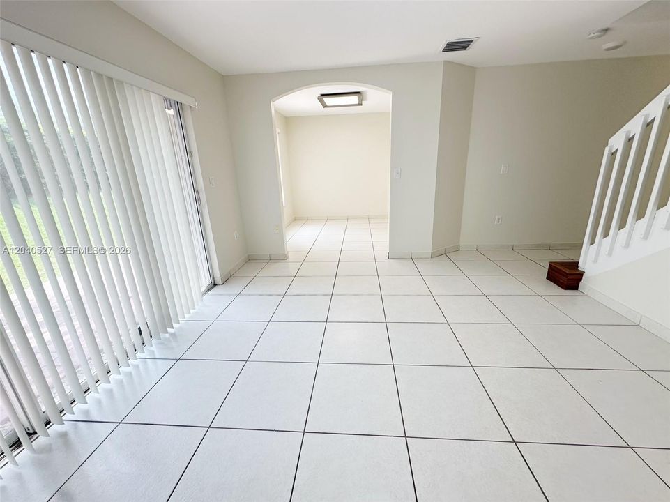 For Rent: $3,350 (3 beds, 2 baths, 1368 Square Feet)