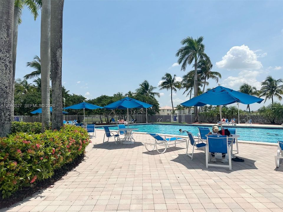 For Rent: $3,350 (3 beds, 2 baths, 1368 Square Feet)