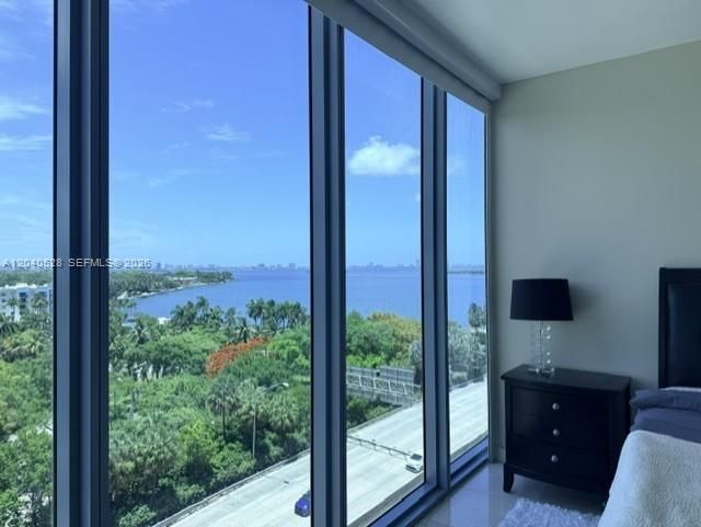 En Venta: $569,900 (2 camas, 2 baños, 1174 Pies cuadrados)
