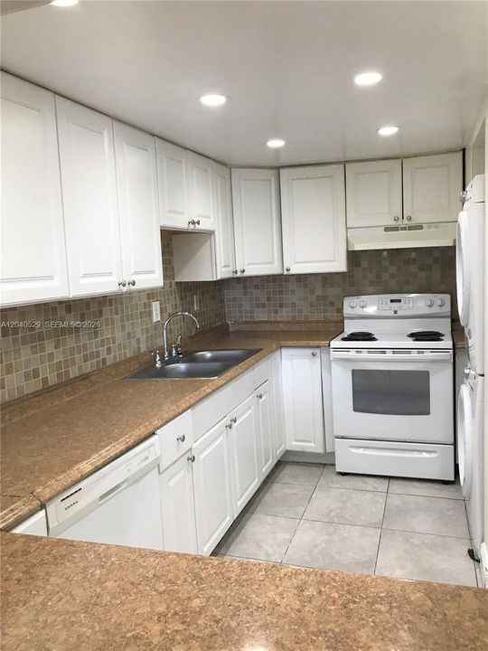 For Rent: $2,000 (2 beds, 2 baths, 0 Square Feet)