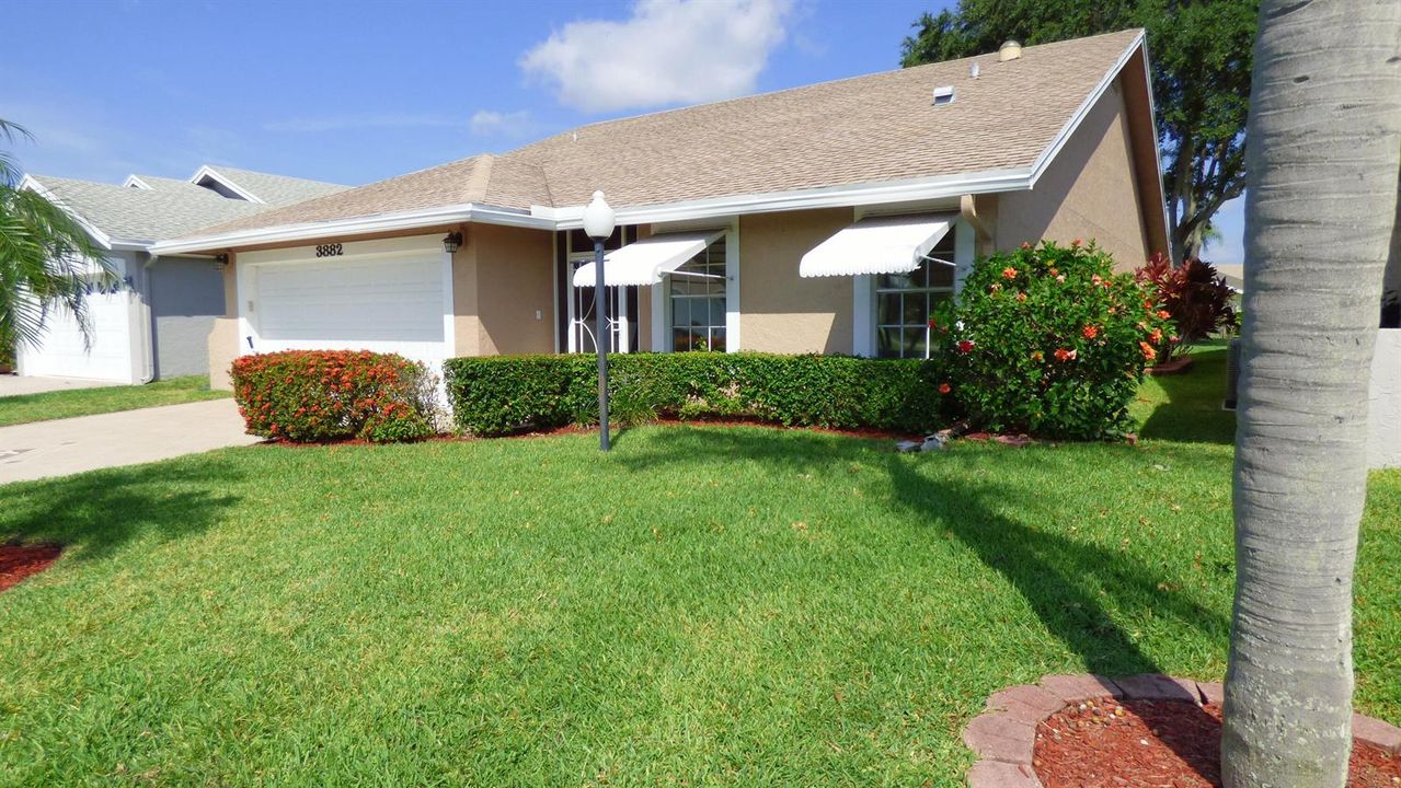3882 Dafilee Circle Photo 2