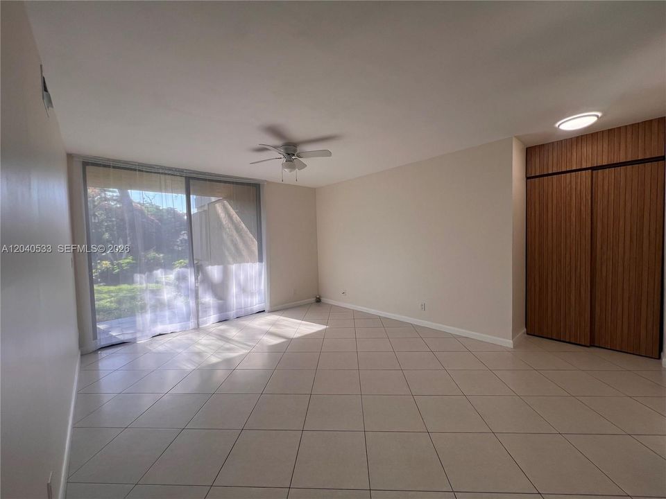 For Rent: $2,300 (2 beds, 2 baths, 950 Square Feet)