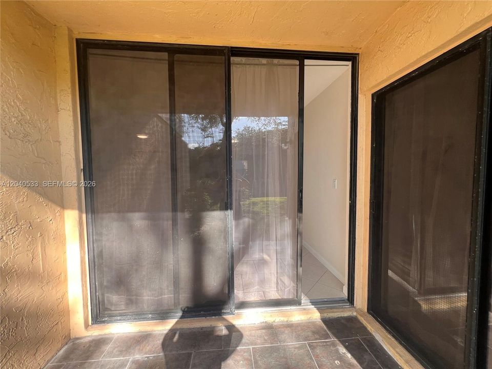 For Rent: $2,300 (2 beds, 2 baths, 950 Square Feet)