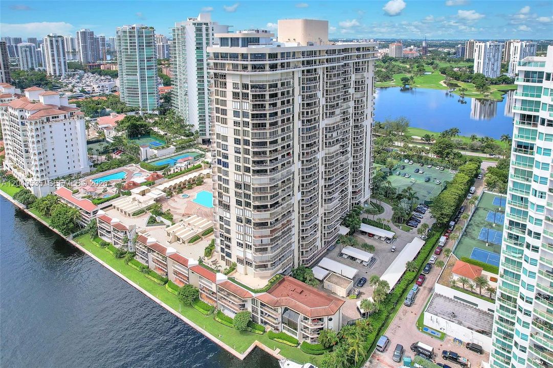 На продажу: $525,000 (2 спален, 2 ванн, 1622 Квадратных фут)