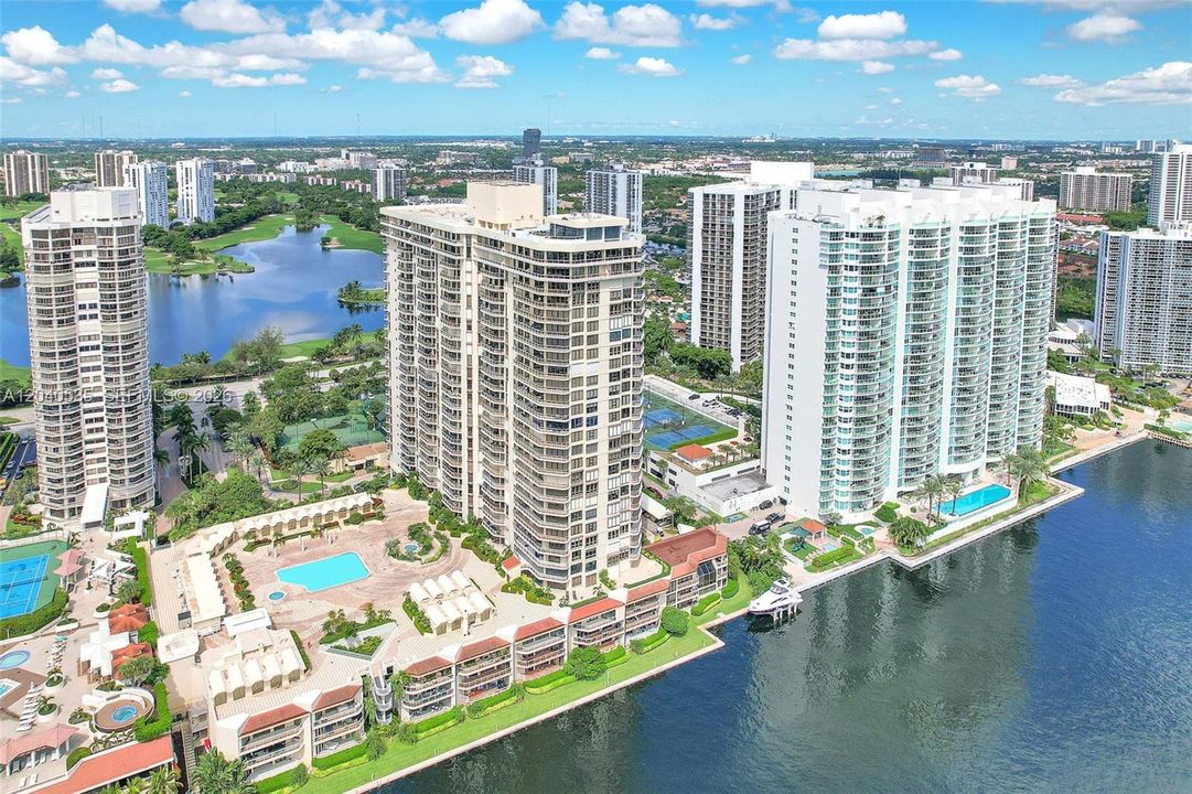 На продажу: $525,000 (2 спален, 2 ванн, 1622 Квадратных фут)