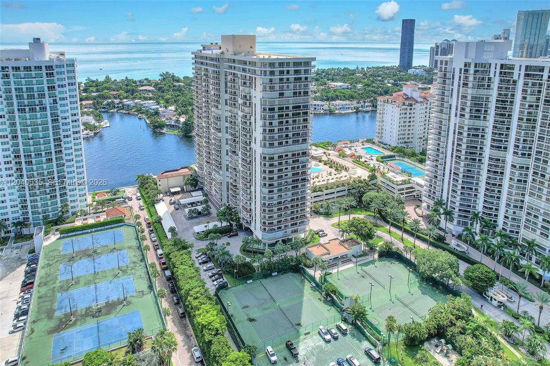 На продажу: $525,000 (2 спален, 2 ванн, 1622 Квадратных фут)