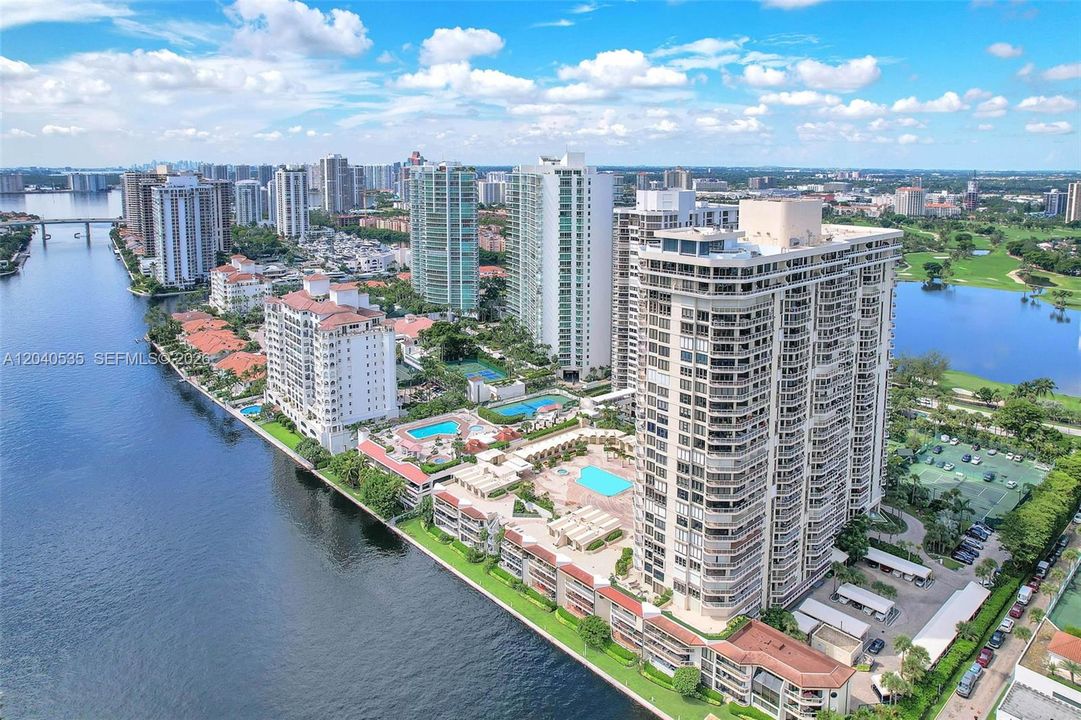 На продажу: $525,000 (2 спален, 2 ванн, 1622 Квадратных фут)