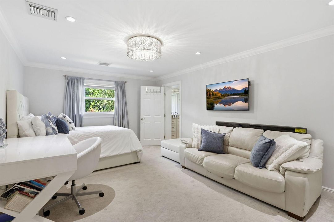 Bedroom 4 ensuite