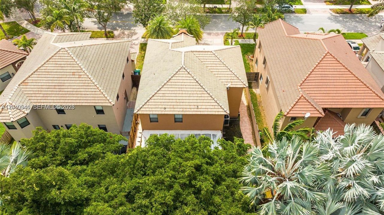 В аренду: $3,600 (3 спален, 2 ванн, 2421 Квадратных фут)
