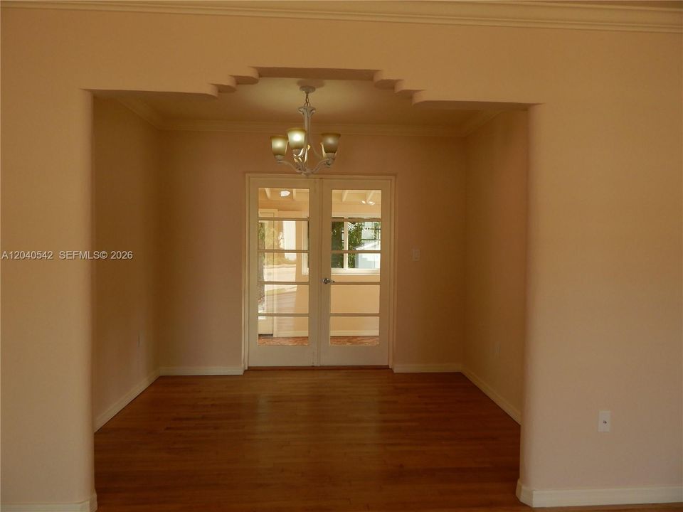 В аренду: $2,700 (2 спален, 1 ванн, 913 Квадратных фут)