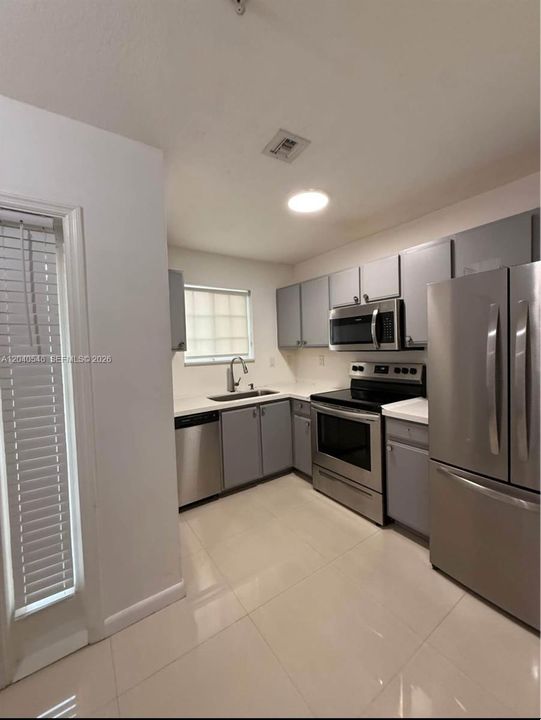 В аренду: $2,800 (3 спален, 2 ванн, 1182 Квадратных фут)