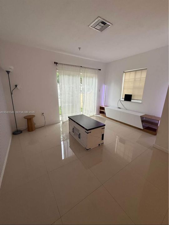 В аренду: $2,800 (3 спален, 2 ванн, 1182 Квадратных фут)
