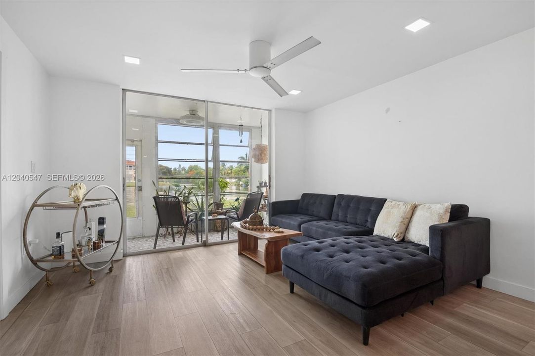 En Venta: $149,500 (2 camas, 2 baños, 850 Pies cuadrados)