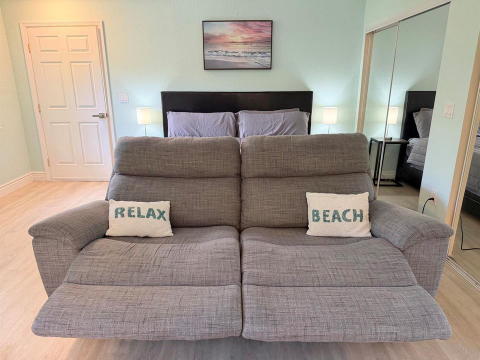 Electric reclining sofa