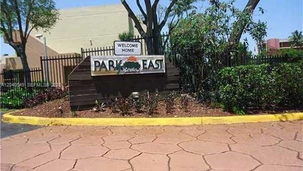 For Rent: $2,150 (1 beds, 1 baths, 922 Square Feet)