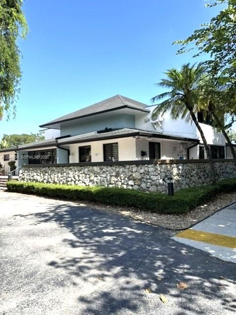 For Sale: $315,000 (2 beds, 1 baths, 900 Square Feet)